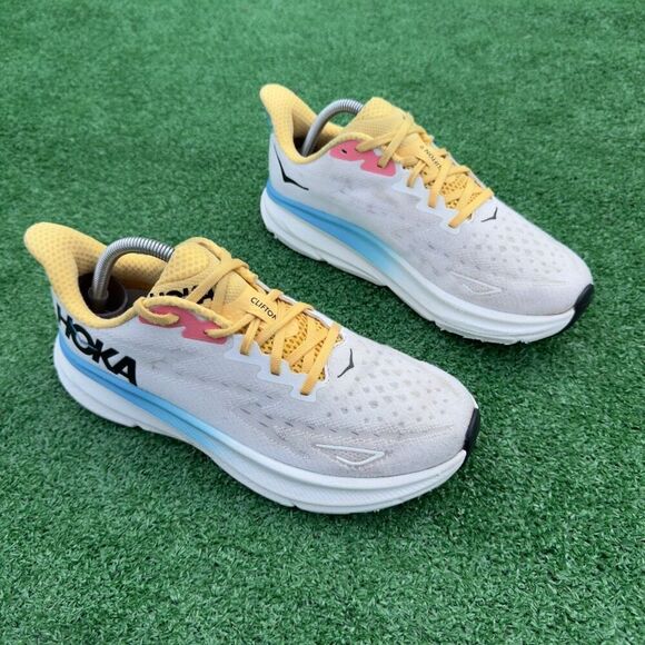 HOKA ONE ONE CLIFTON 9 - Women’s Running Shoes - SIZE 9.5B - Picture 1 of 10